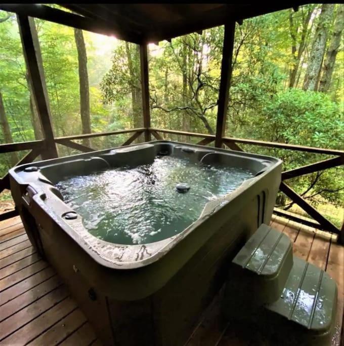 Bear Den Bungalow With Hot Tub Near Blue Ridge And Ellijay Ngoại thất bức ảnh